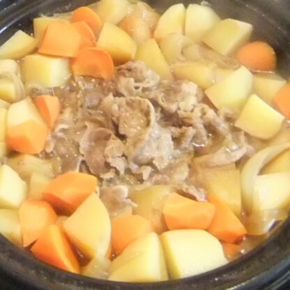 タジン鍋で作ると野菜が美味しくなりますね。
後入れのお肉も柔らかくて美味しかったです。
ご馳走様でした。